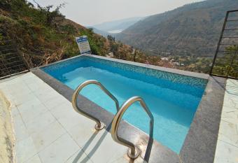 Tiara Villa Infiniti pool by 29 Bungalow has Balcony rooms