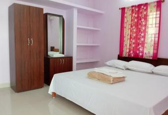 Sunrise Home Stay has Balcony rooms
