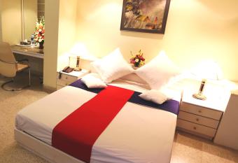 Eastern House - Peaceful Living at Diplomatic Zone has Balcony rooms