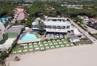 Playa Grande by Tropical - Adults Only has Balcony rooms