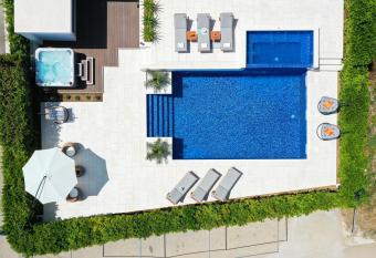 Villa Pino with Pool, Sauna & Jacuzzi has Balcony rooms