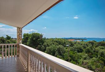 Apartments Petr  ane Welcome has Balcony rooms