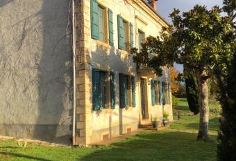 la maison d Obinat has Balcony rooms