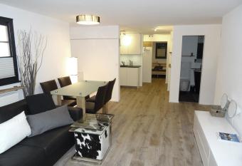 CAYA Bijou im Herzen von Zermatt allows 18 year olds to book a room