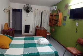 RAIZ DEL CIELO, entre 2 jardines de ensue  o allows 18 year olds to book a room