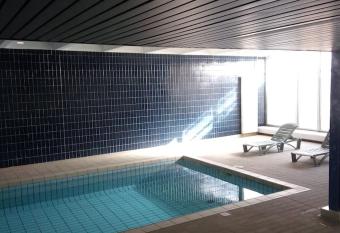 Appartement 2 pieces 40 m2, dans hyper centre, avec piscine au rez de chaussee has Balcony rooms