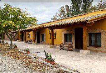 Alojamiento Rural La Alberca allows 18 year olds to book a room