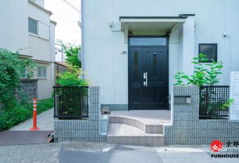 Funhouse Kaori allows 18 year olds to book a room