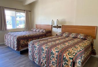 Holiday Motel has Smoking rooms