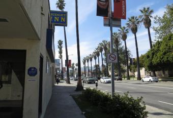 Budget Inn Hollywood allows 18 year olds to book a room