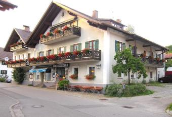 Bayersoier Hof has Balcony rooms