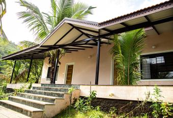 Valley View Holiday Villa Anjaneri Nashik has Balcony rooms