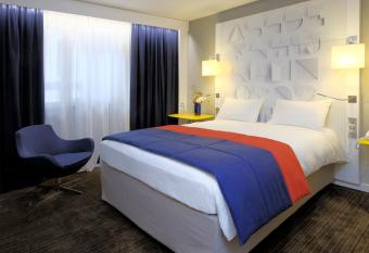 Mercure Rennes Centre Parlement allows 18 year olds to book a room