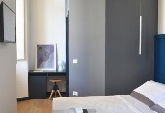 Da Dom   Charm Rooms allows 18 year olds to book a room