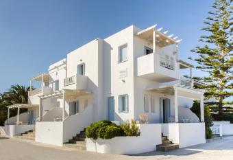 Pollonia Studios has Balcony rooms