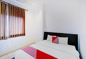 OYO 90450 Sentra Inn allows 18 year olds to book a room