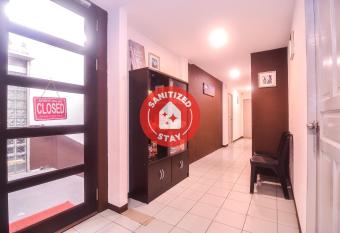 OYO 89465 Golden Lounge allows 18 year olds to book a room