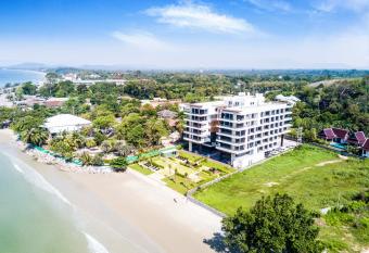 Escape Condominiums Beachfront Suites - Mae Phim has Balcony rooms