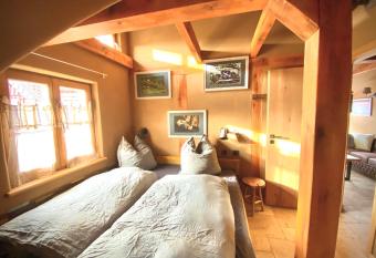 Exklusive   kologische Ferienwohnung , Innenstadt, DG allows 18 year olds to book a room