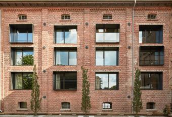 P  LTER bei MARKUS T allows 18 year olds to book a room