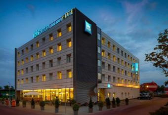 ibis budget Katowice Centrum allows 18 year olds to book a room