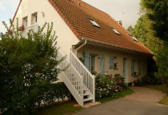 Chambre d Hotes Pause en Chemin allows 18 year olds to book a room