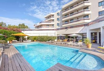 Mercure Hy  res Centre C  te d Azur has Balcony rooms