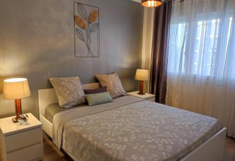 Le balcon de la basse centre ville de Perpignan allows 18 year olds to book a room