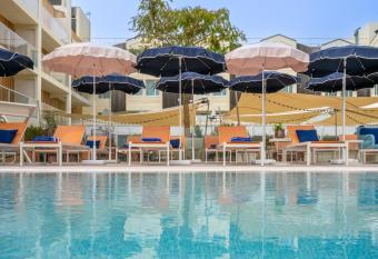 Mercure La Rochelle Vieux Port has Balcony rooms