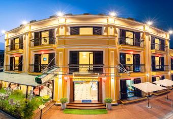 Golden River Hotel has Balcony rooms