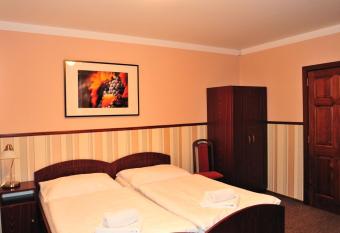 Villa Daniela has rooms with a private hot tub