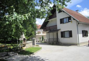 Guest House Sveti Marko Gacka has Balcony rooms