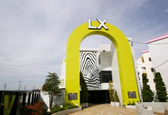 Lex Suwa (Adult Only) has Smoking rooms