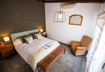 Casa Lila allows 18 year olds to book a room