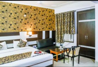 Hotel Mani International has Balcony rooms