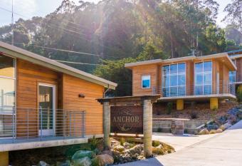 Anchor Inn Pacifica has Balcony rooms