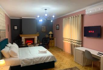 BELUX HOTEL allows 18 year olds to book a room