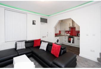 CARTER HOUSE APARTMENTS.....6 beds in 3 bedrooms has Balcony rooms