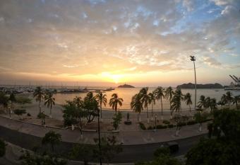 Park Hotel has Smoking rooms