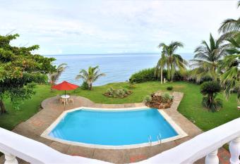 Caba  a PEDREGAL allows 18 year olds to book a room