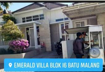 Full House Emerald Villa i6 2 BR Near JTP 3 has Balcony rooms