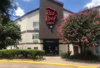 Red Roof Inn Houston Brookhollow has Smoking rooms