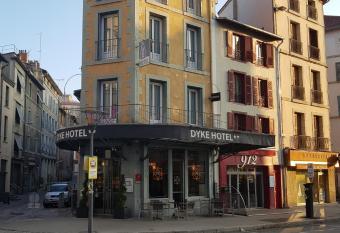 Dyke Hotel has Balcony rooms