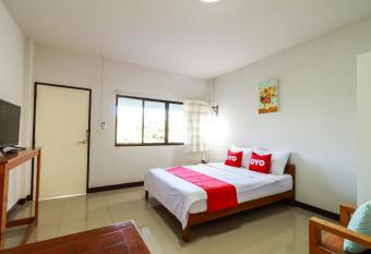 OYO 421 Dnk Baan Suan allows 18 year olds to book a room