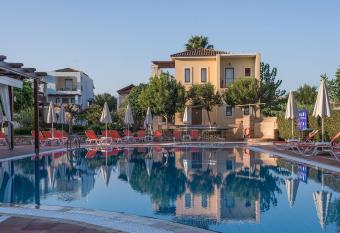 Vagia Mare has Balcony rooms