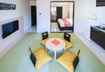 momo premium 402 has Balcony rooms