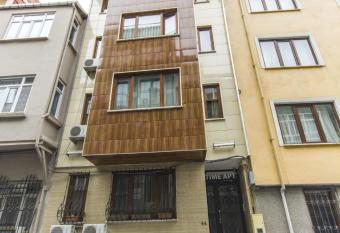 Aytur Suites 44 has Smoking rooms