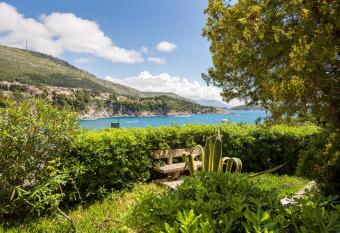 Guest House Steel has Balcony rooms