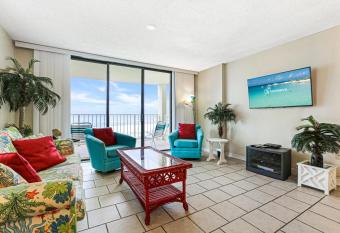 Sunswept 201, 3BR Beachfront View w Private Balcony has Balcony rooms