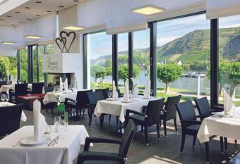 Parkhotel  has Balcony rooms